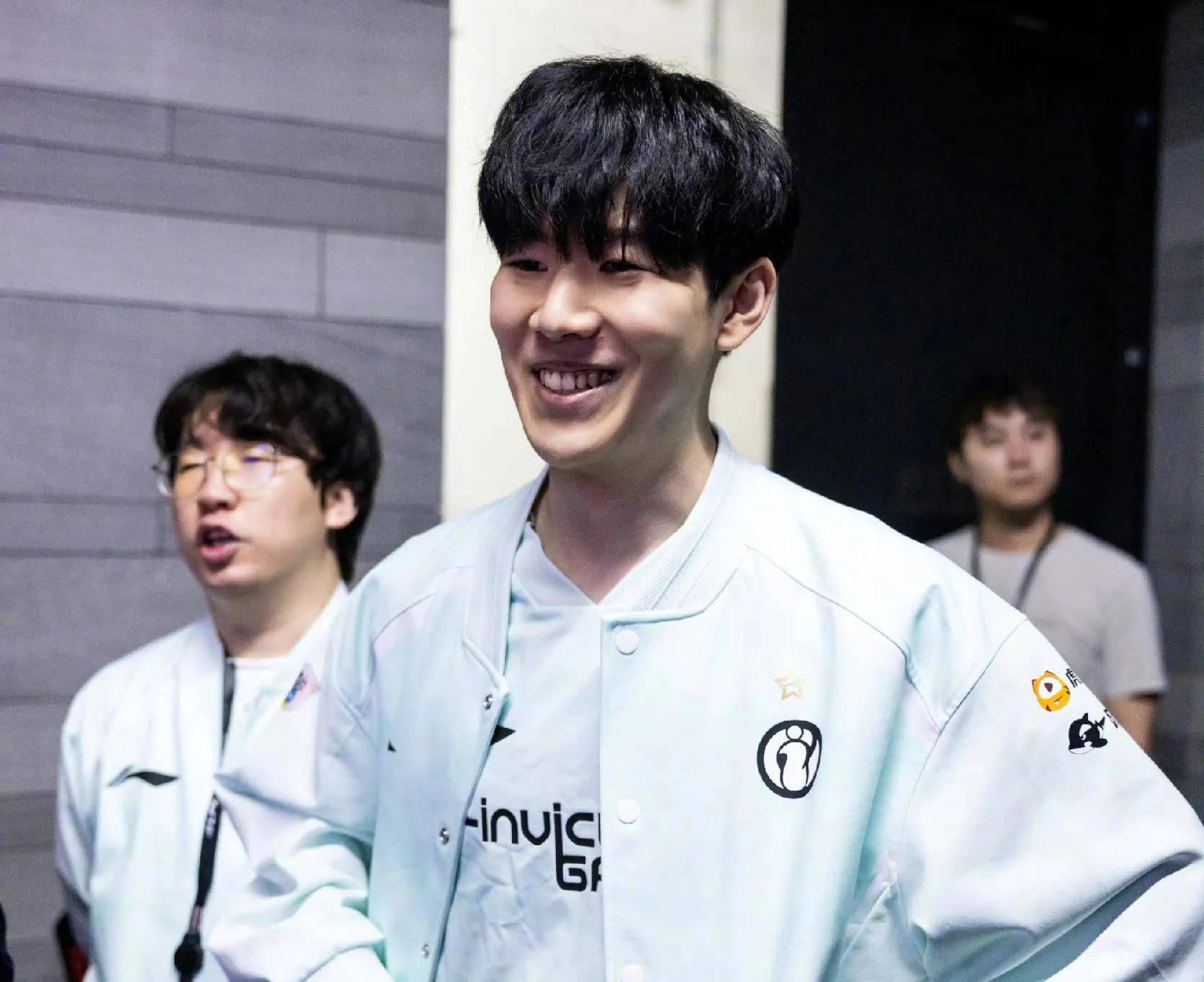 从柯洁与周 从柯洁与周