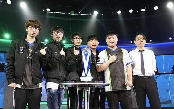 己的努力和 己的努力和